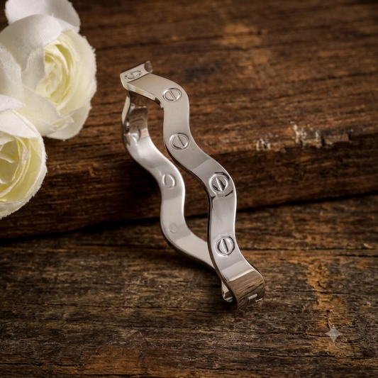 Icon bangle curved
